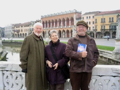Sculptor Joe Sloan, Monica and me on Pratto Della Valle bridge, Padua.
